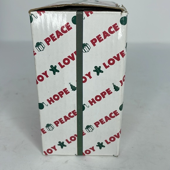 Vintage 1998 House Of Lloyd Christmas Seasonal Bear Sits on the edge of a shelf - Picture 11 of 14